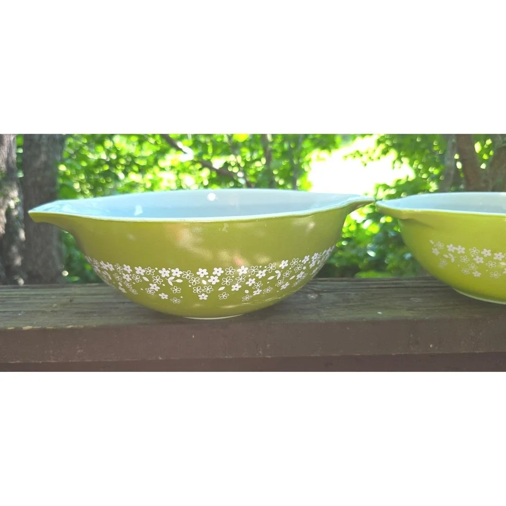 Vintage Pyrex Spring Blossom Green Crazy Daisy Cinderella Mixing Bowl Set 4